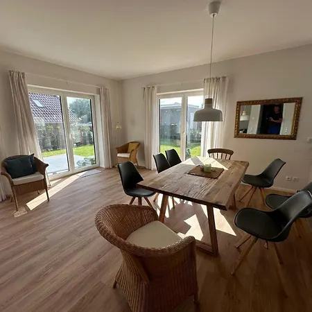 Casa vacanze Ostseetraum Und Wiesenwind Wischuer